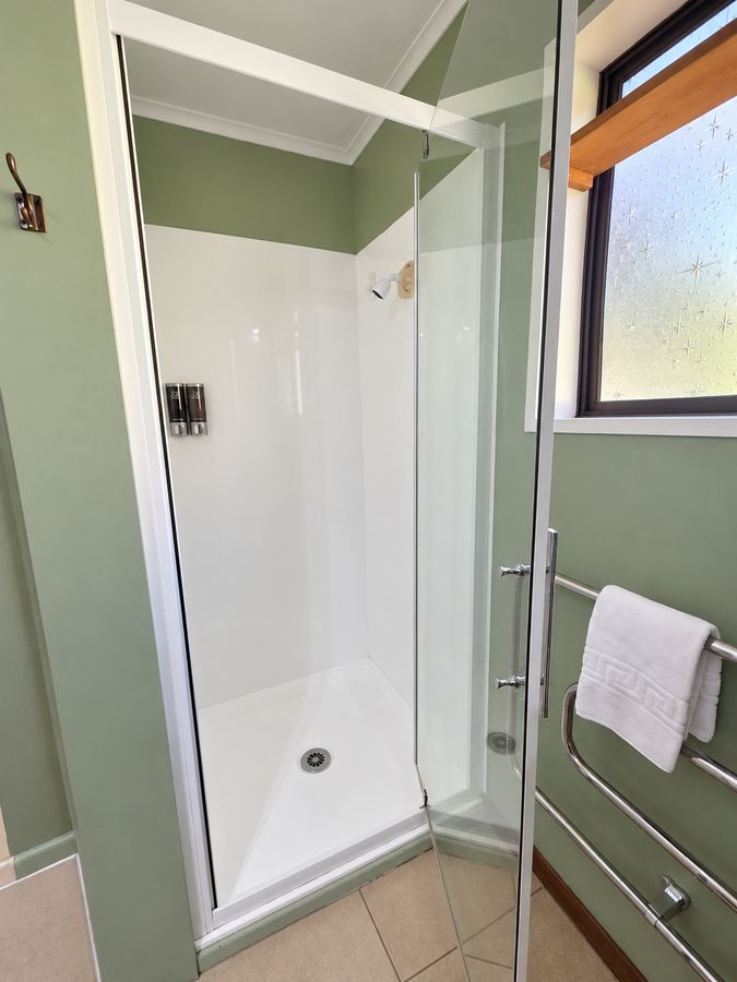 Walk-in shower in the ensuite